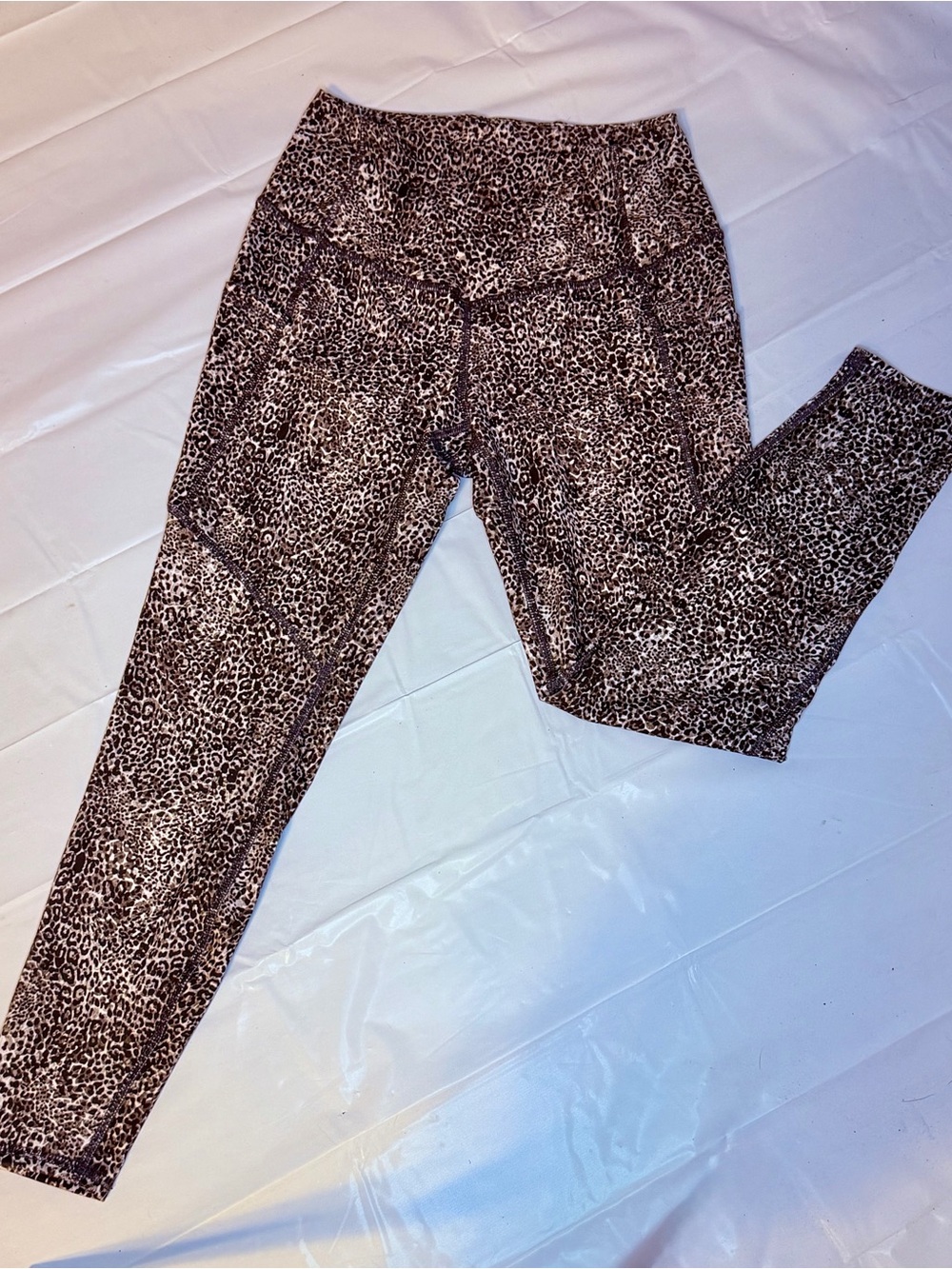 Leopard-Print High Waist Leggings in Brown and Black